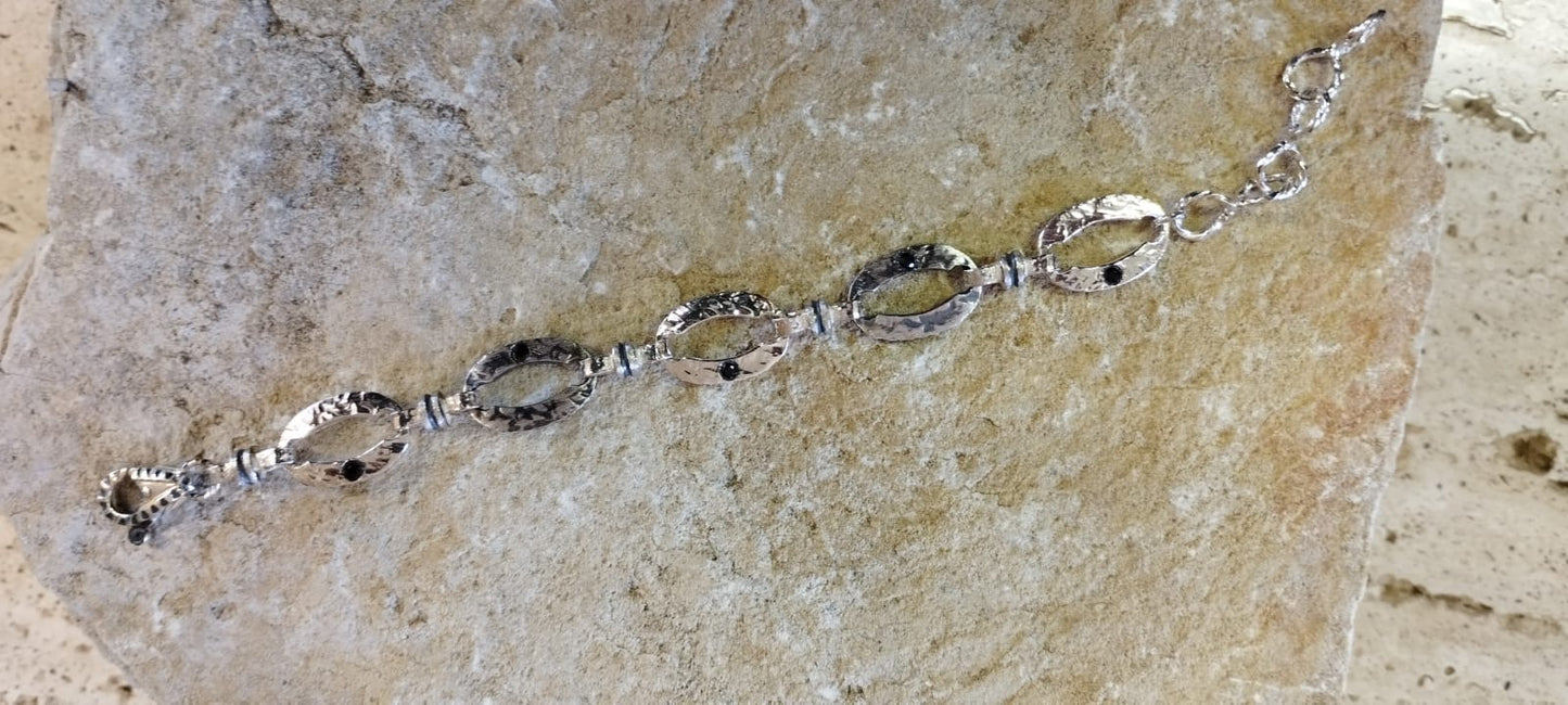 Bracciale Unisex "Spinelli Romani" – Argento Ossidato e Catena Martellata, 16/20,5 cm
