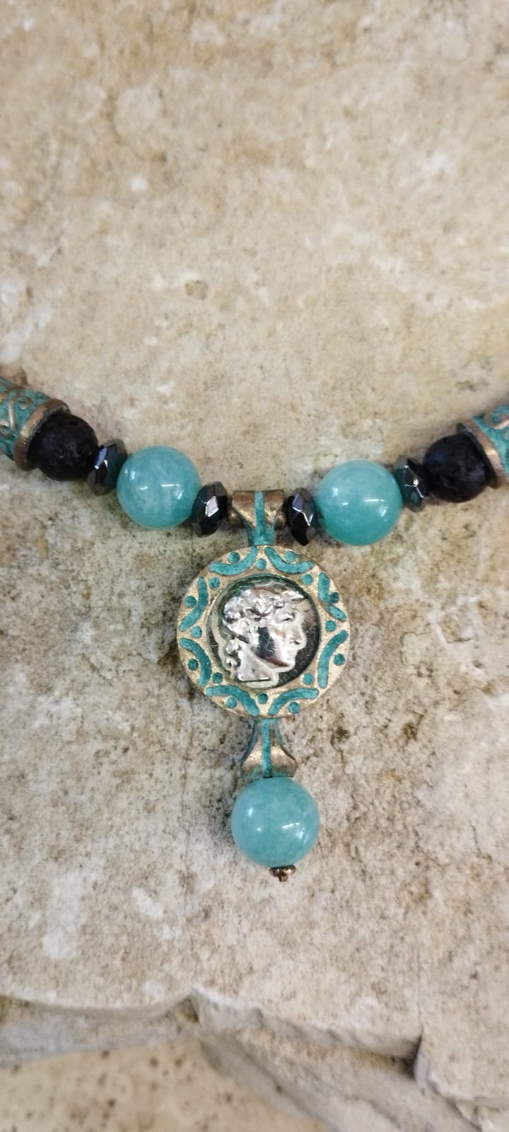 Collana Unisex 60cm in Pietra Lavica & Amazzonite – Ciondolo Moneta Romana in Argento