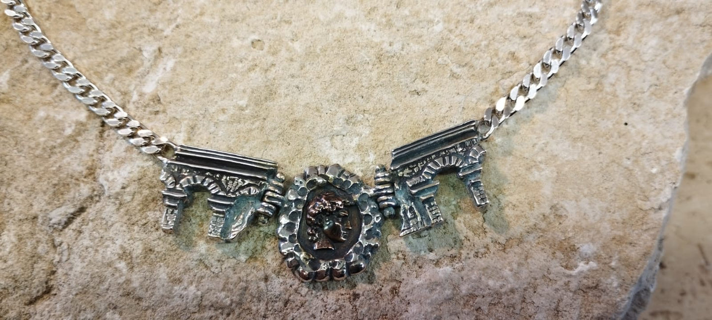 Collana con Moneta Romana e Acquedotti