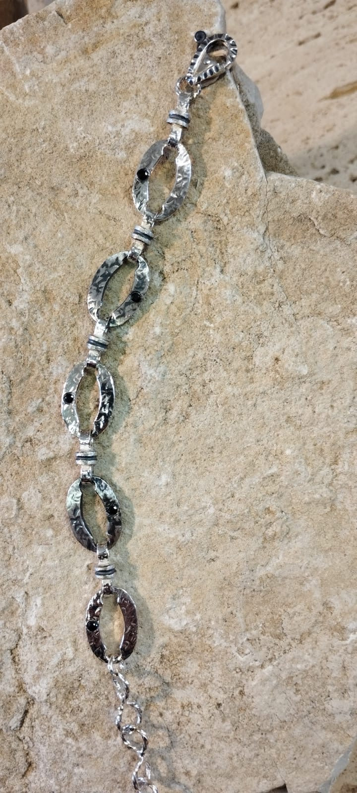 Bracciale Unisex "Spinelli Romani" – Argento Ossidato e Catena Martellata, 16/20,5 cm