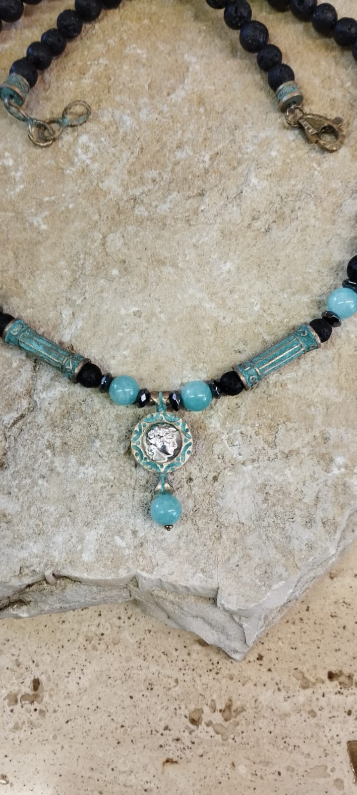 Collana Unisex 60cm in Pietra Lavica & Amazzonite – Ciondolo Moneta Romana in Argento