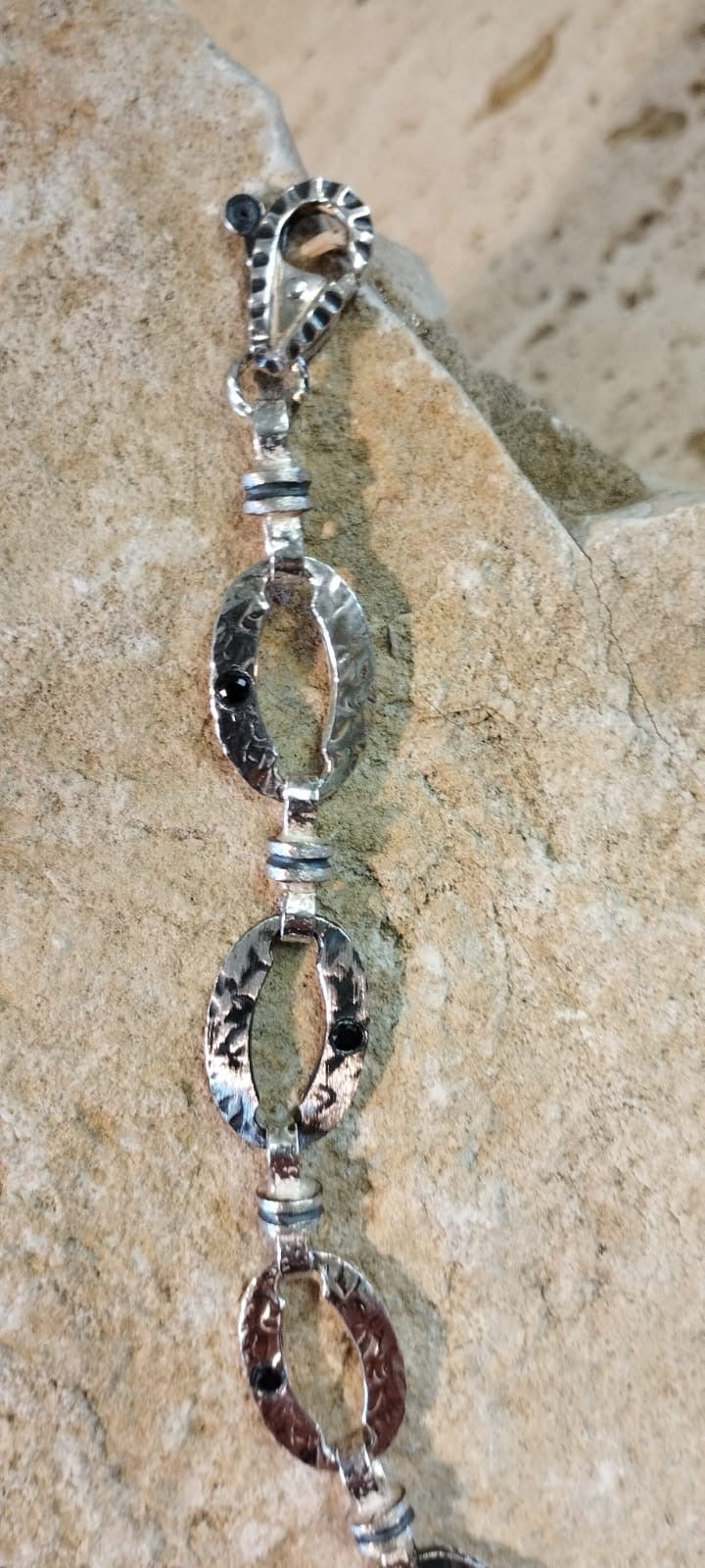 Bracciale Unisex "Spinelli Romani" – Argento Ossidato e Catena Martellata, 16/20,5 cm
